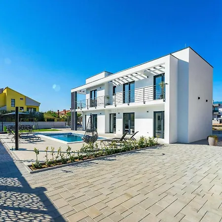 Madis Ferienhaus *