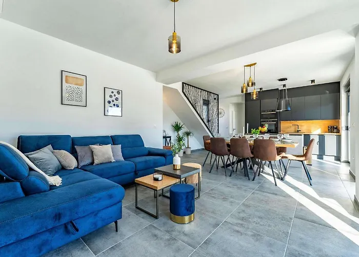 Nyaraló Madis Zára