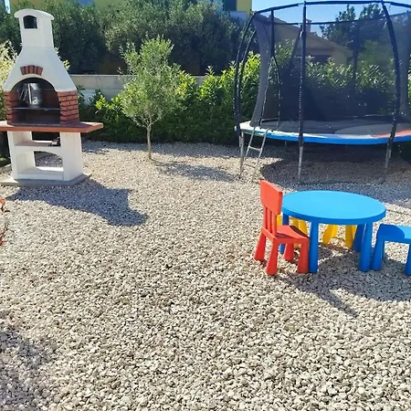 Madis Prázdninový dům *